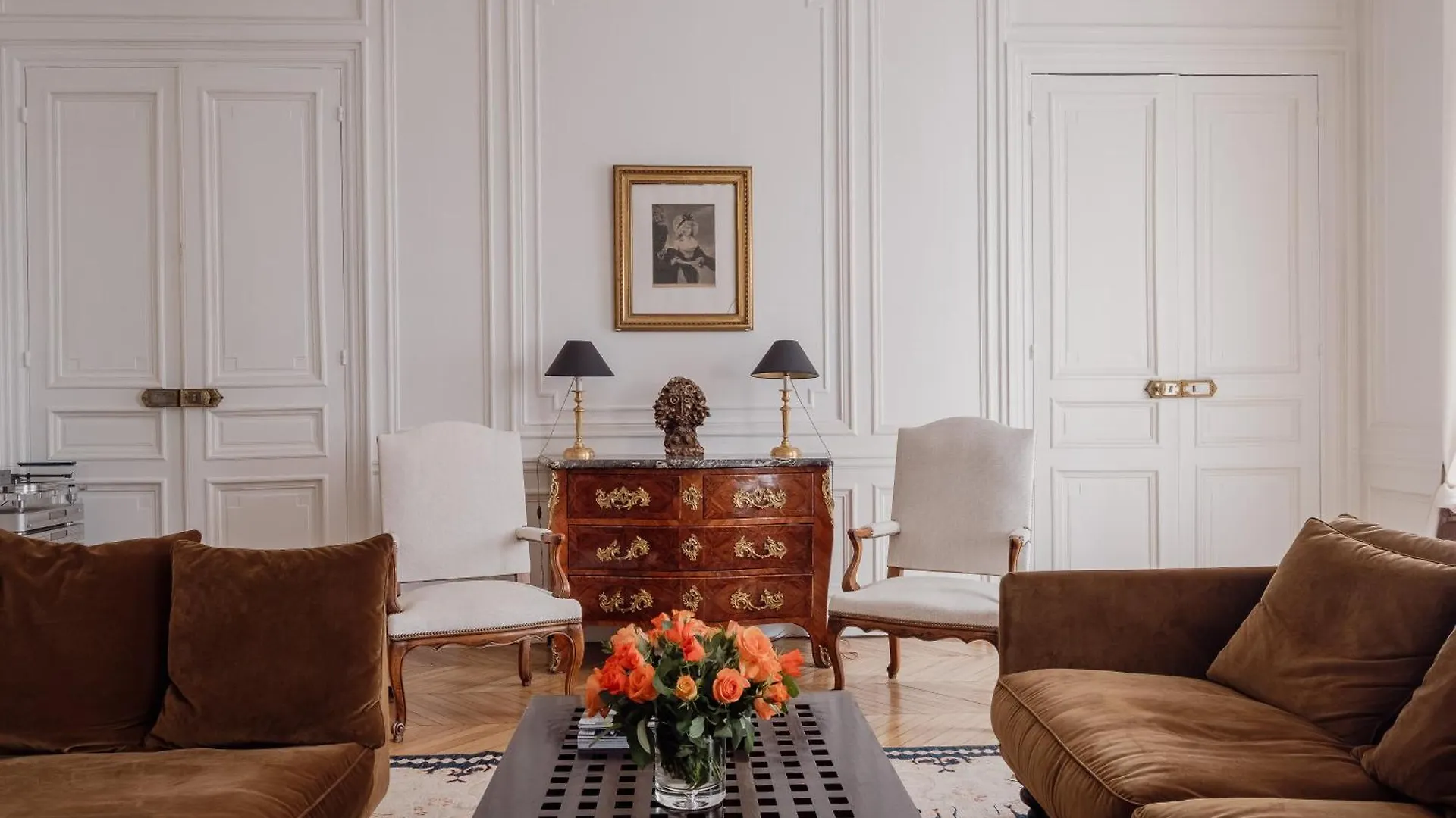 Veeve - Gilded Dreams Apartment Paris France