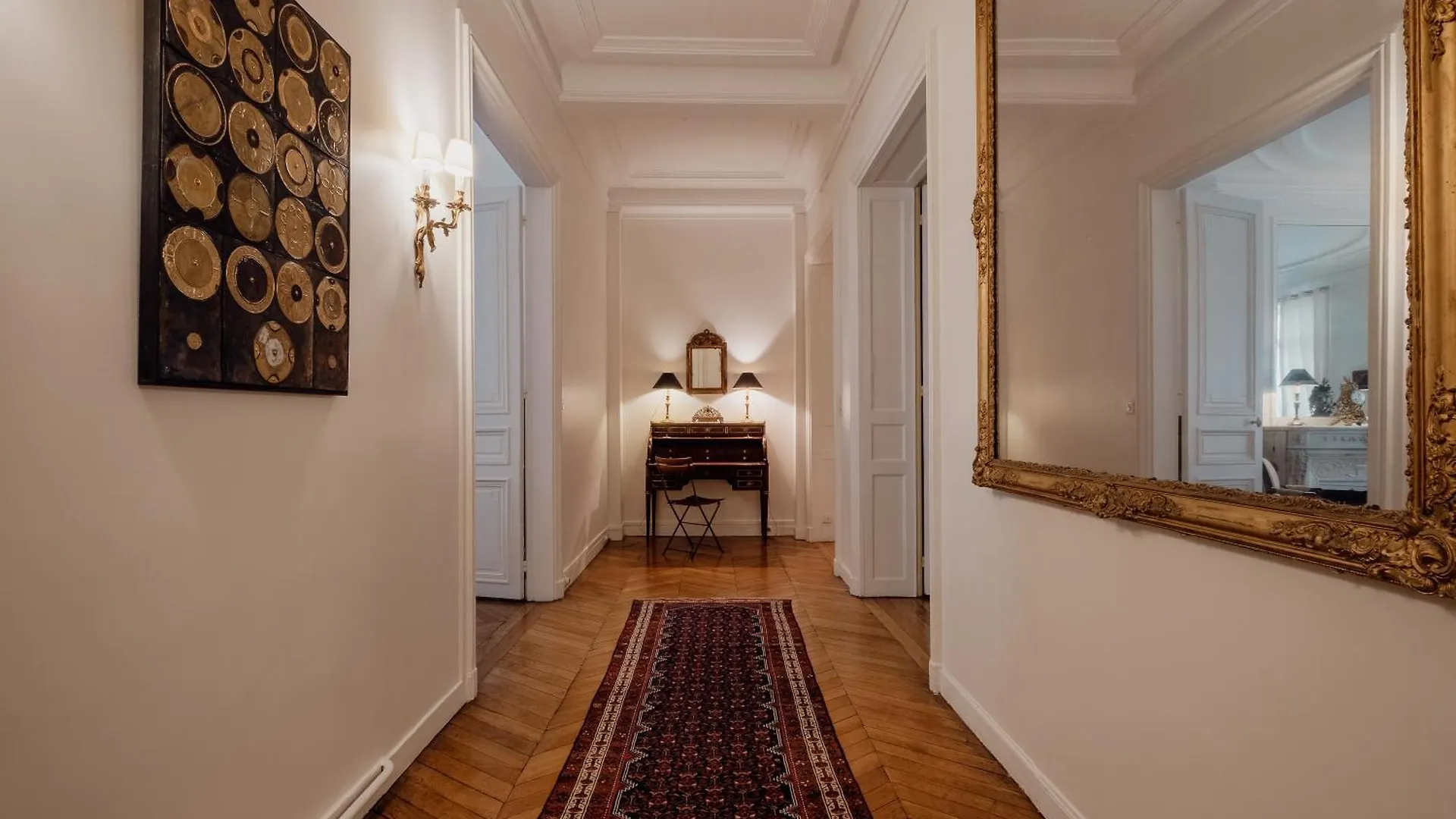 Veeve - Gilded Dreams Apartment Paris France